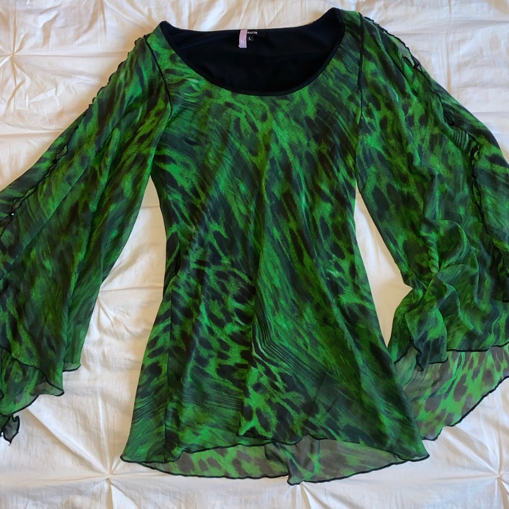 Grayse green top